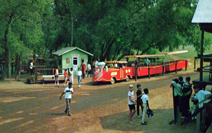 Frontier City - Vintage Postcard